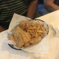 Fried Seafood Medley Basket · 