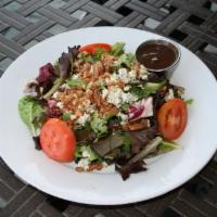 Gorgonzola Pecan Salad · 