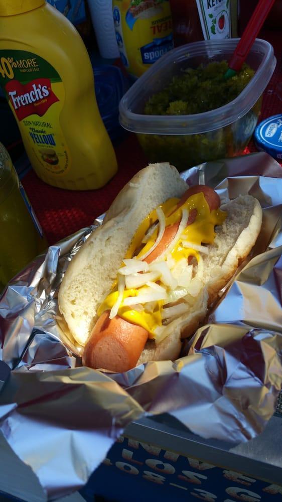 Dolly's Dawgs · Hot Dogs · Street Vendors