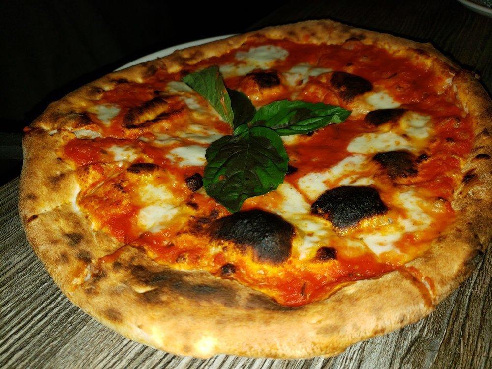 Pazzi Di Pizza · Italian · Pizza
