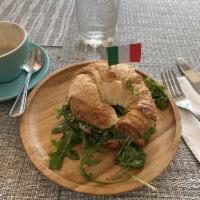 Croissant with Prosciutto and Arugula · 