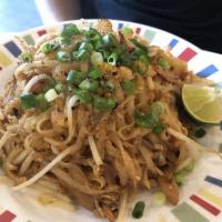 Stir Fried Pad Thai Noodle · 