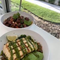 Babe Bowl · Grilled Atlantic Salmon, Broccoli, Tomatoes, Mushrooms, Red Onion, Asparagus, Avocado, Toppe...
