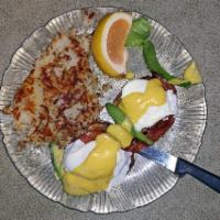 California Benedict · Bacon, avocado, tomatoes, 2 poached eggs, hollandaise sauce.