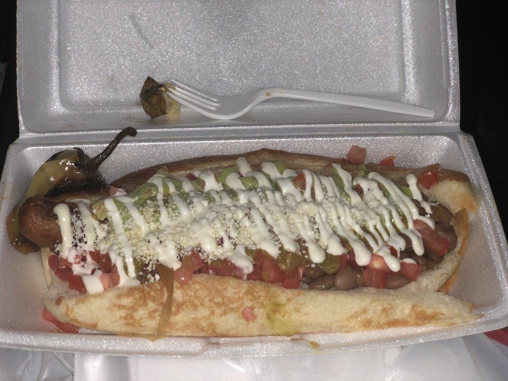 El Caprichoso · Street Vendors · Hot Dogs