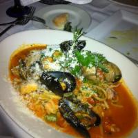 Seafood Linguine · 