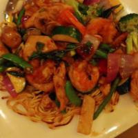 Pan-pan Noodles with Chicken and Shrimp · 