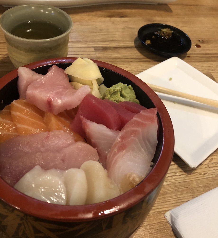 Makoto Sushi · Sushi Bars