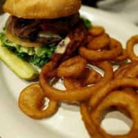 Classic Moo Burger · On a sesame seed bun with Moo sauce, lettuce, tomato and red onions.
(DOES NOT COME WITH CHE...