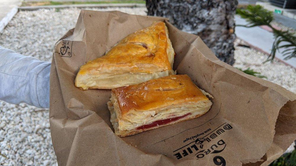 El Brazo Fuerte Bakery · Bakeries · Cuban