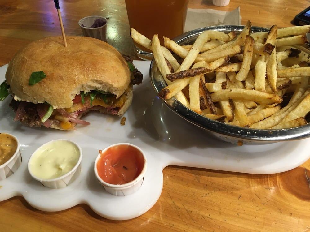 Boise Fry · Burgers · Fast Food
