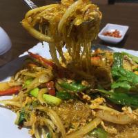 Mien Xao Cua · Stir fried glass noodle with crab meat.