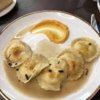Ravioli Zucca · homemade ravioli filled with pumpkin, sweet potato & butternut squash with browned butter & ...