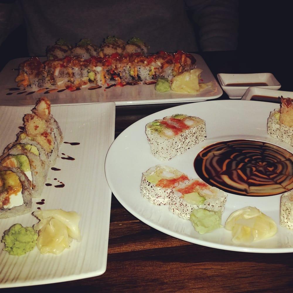 Yonkers Roll · Shrimp tempura, avocado, spicy tuna and crunchy wrapped with soybean paper.