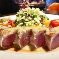 Sashimi Tuna Salad · 