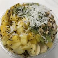 Green Bowl · Spinach, kale, banana, pineapple, kiwi, almond milk.
