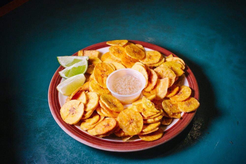 Mariquitas · Fried Plantain Chips