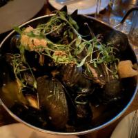 Beer Steamed Mussels or Clams · 