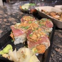 Tokyo Roll · Spicy Tuna / Avocado / Seared Tuna / Ponzu Sauce / Momiji / Crispy Garlic / Scallions
