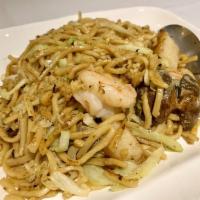 Combination Seafood Stir Fried Garlic Noodle · 
