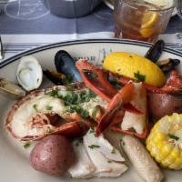 New England Lobster Shrimp Clam Pot · 
