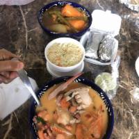 Mariscada · Sopa de Mariscos. Seafood Soup.