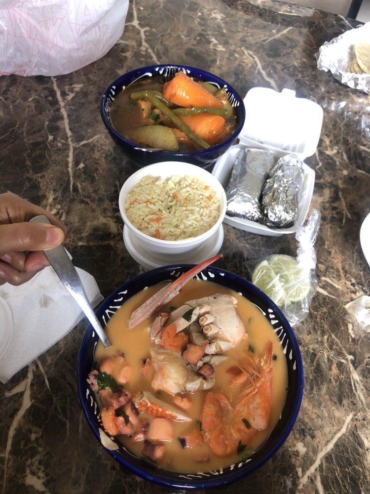 Mariscada · Sopa de Mariscos. Seafood Soup.