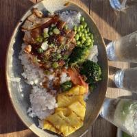 Kids Teriyaki Bowl · choice of protein and rice, teriyaki sauce, broccoli, fruit