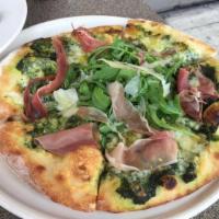 Prosciutto and Arugula Pizza · 