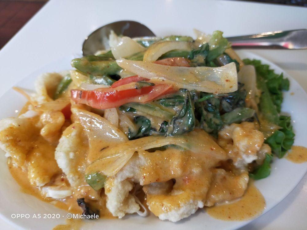 Red Elephant Thai Cuisine · 