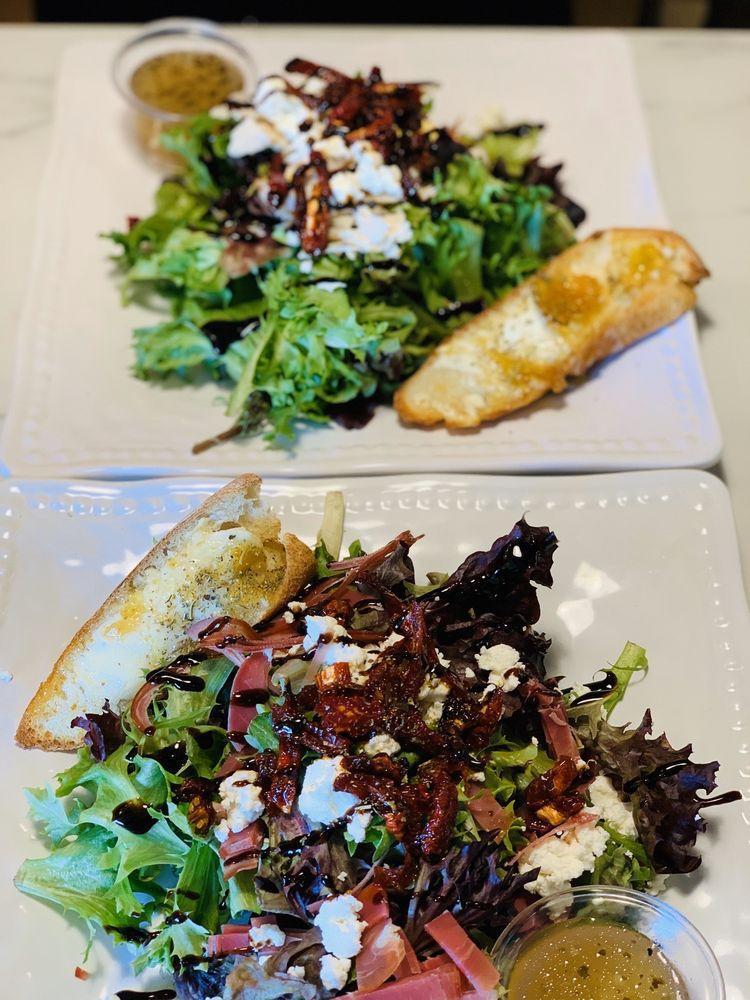 La Palette Salad · Warm goat cheese on toast, prosciutto ham, sun-dried tomatoes, fig, balsamic glaze and mixed greens.