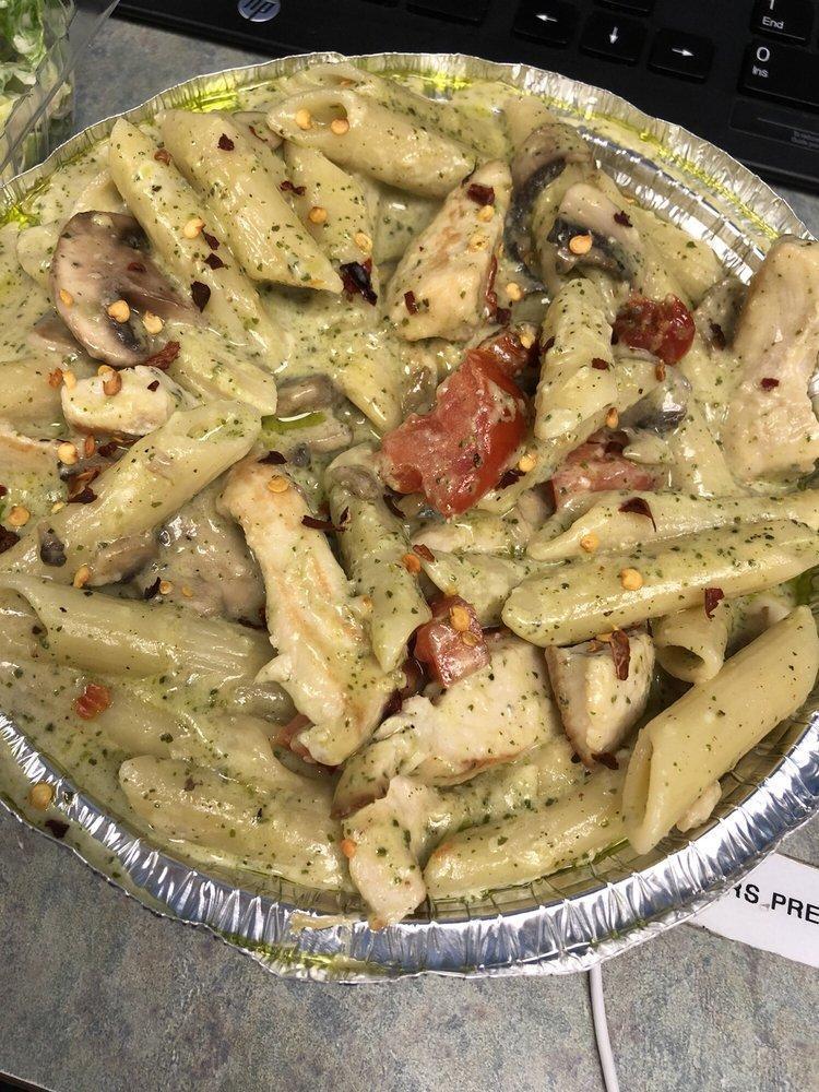 Pesto Gorgonzola Penne · Penne with chicken breast, mushrooms, fresh tomatoes and sun dried tomatoes in our creamy pesto gorgonzola sauce. Served with garlic bread.