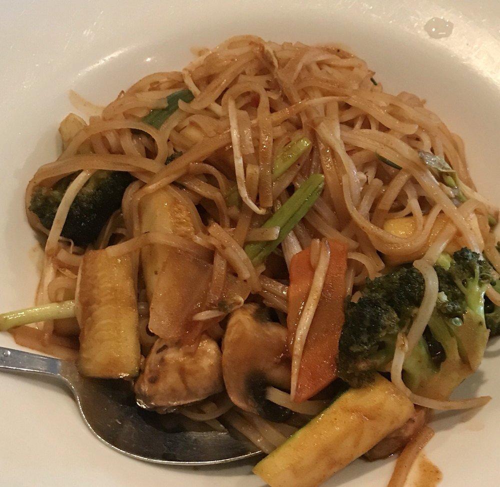Pad Thai Noodle · Rice noodles, egg, green onion, bean sprout, and chopped peanuts. You can substitute chicken, beef, shrimp, or seafood with an additional charge. Hot & spicy.