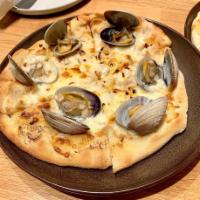 Manila Clams Pizza · 