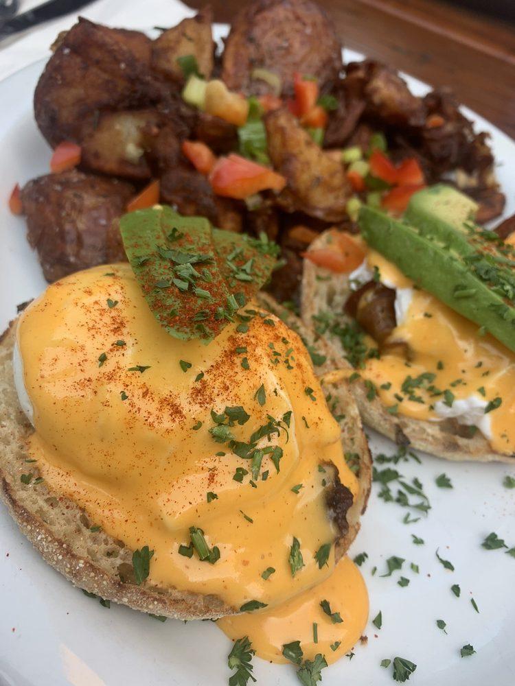 Truckstop · Burritos · Alcohol · American · Breakfast & Brunch · Bowls · American · Beer, Wine & Spirits · Breakfast