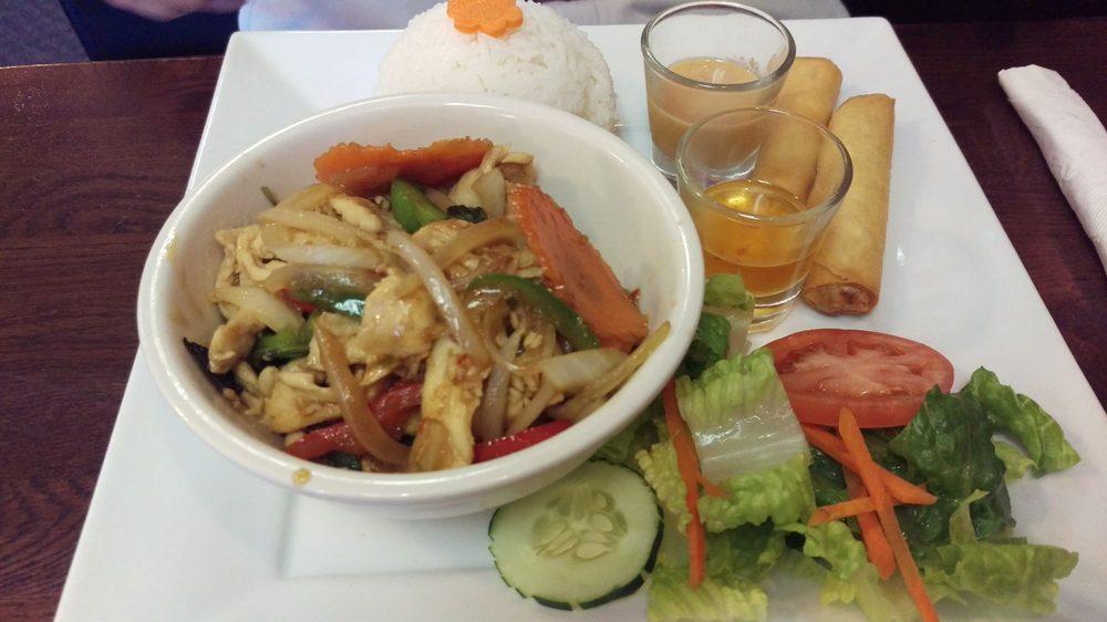 Big Bowl Thai Cuisine · Thai