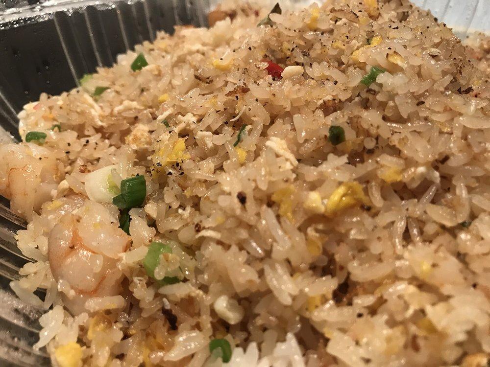 House Special Fried Rice · Com chien thap cam.