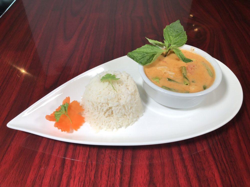 Ahan Thai Kitchen · Sushi Bars · Seafood · Lunch · Dinner · Diners · Thai · Chicken