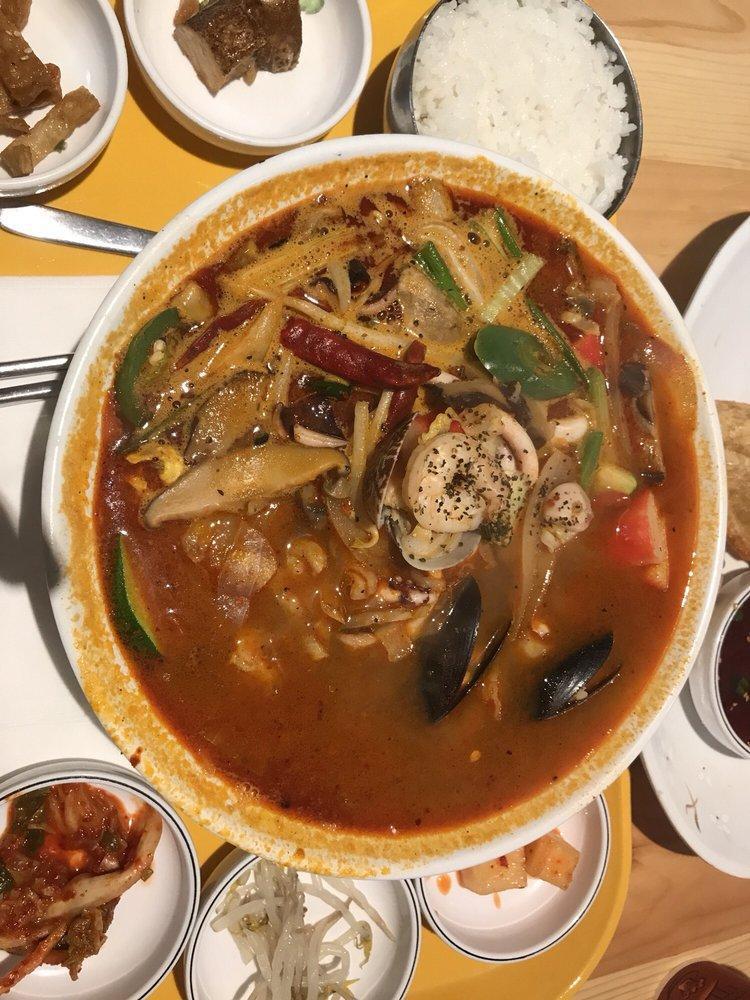 Jampong · Assorted seafood with vegetables and noodles in a spicy or mild broth.