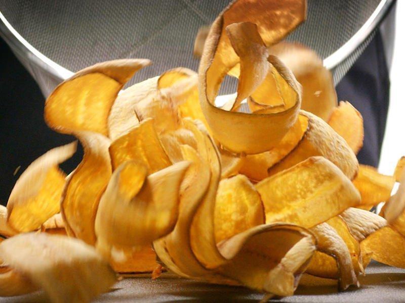 Fried Plantain Chips · Thinly sliced crispy plantain. z
mariquitas