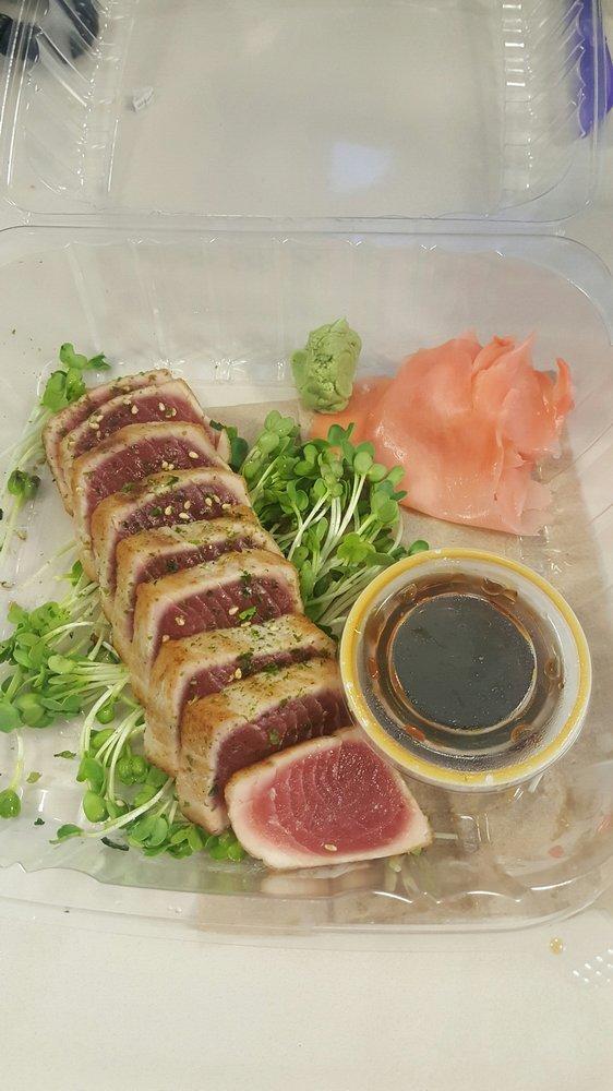 Tuna Tataki Specialty Sushi · 