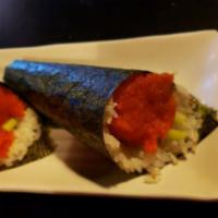 Spicy Tuna Roll · Raw and uncooked.,8pcs spicycle tuna and cucumber in side