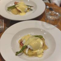 Eggs Benedict · 