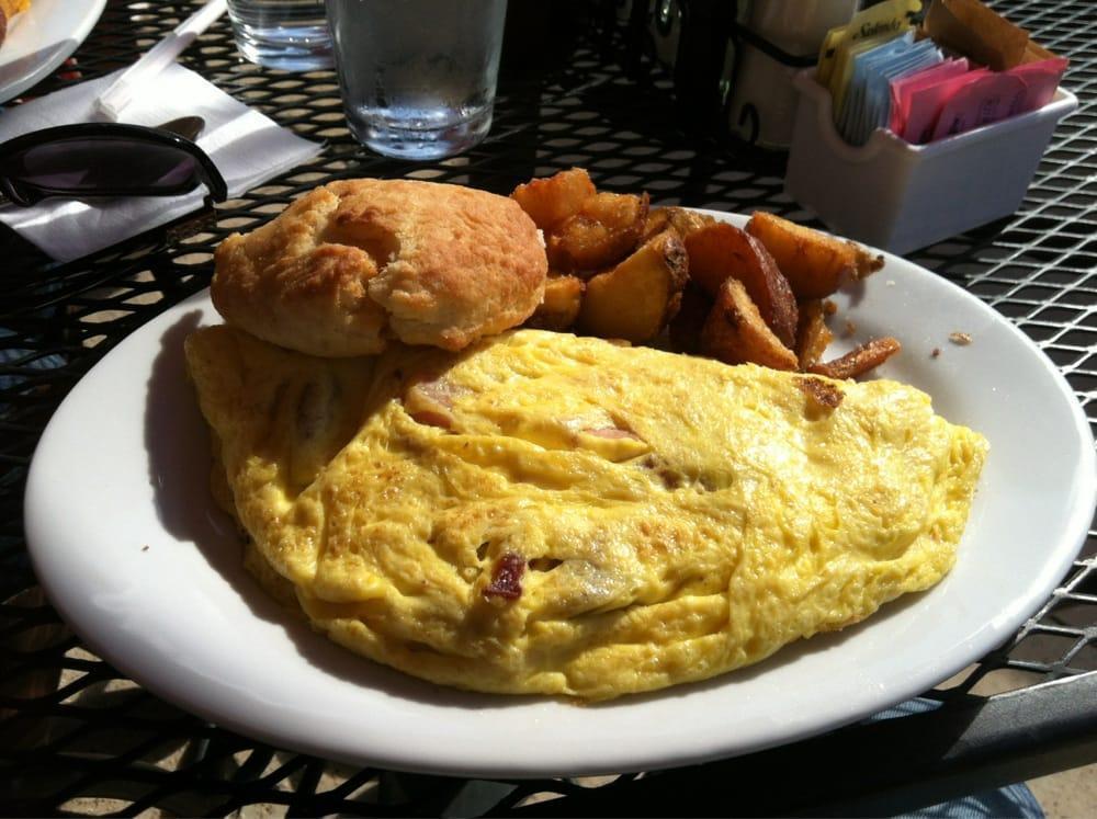 3 Little Pigs Omelet · Applewood-smoked bacon, ham, pork sausage and swiss omelet, served with choice of side and bread