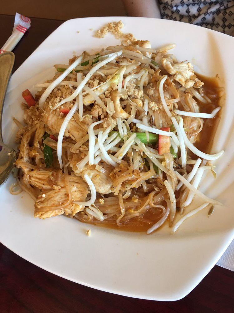 Saithong Para Thai · Salad · Curry · Soup · Thai · Noodles · Salads