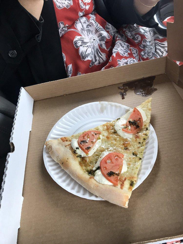 Manhattan Pizzeria · Pizza