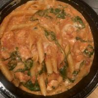 Pasta Fiorentina · Baked chicken,spinach and mozzrella sauteed in creamy pink
sauce.