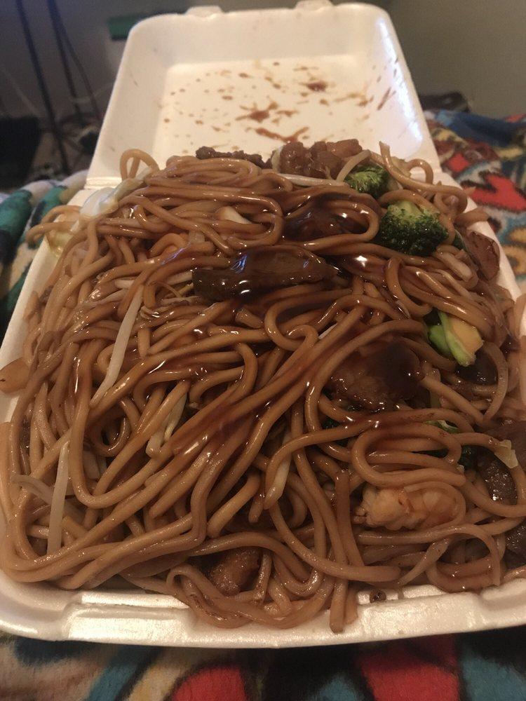Combo Chow Mein · 