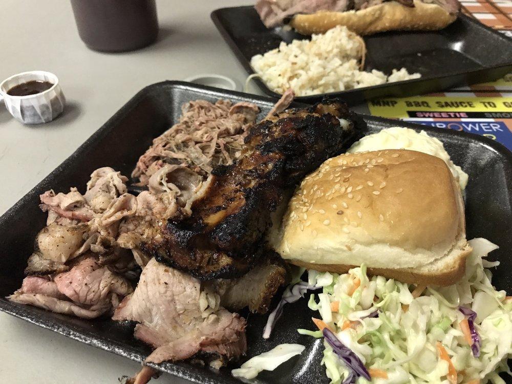 Maw n' Paw BBQ · Barbeque