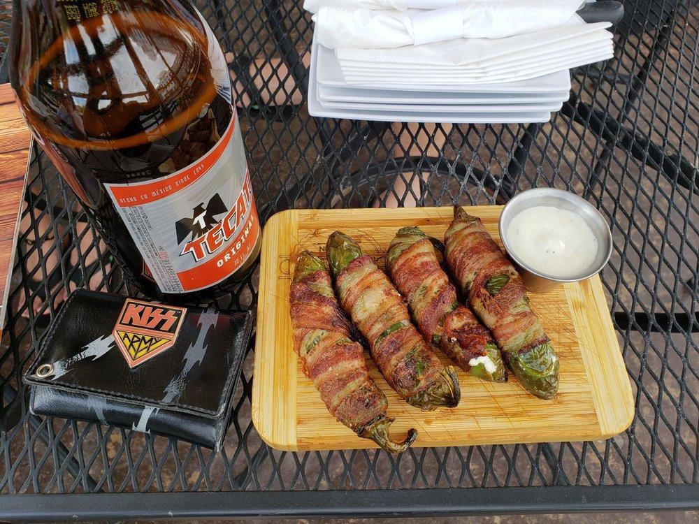 Clasico Kitchen Bar · Salad · Pub Food · Beer, Wine & Spirits · Tacos · Tex-Mex · Hamburgers